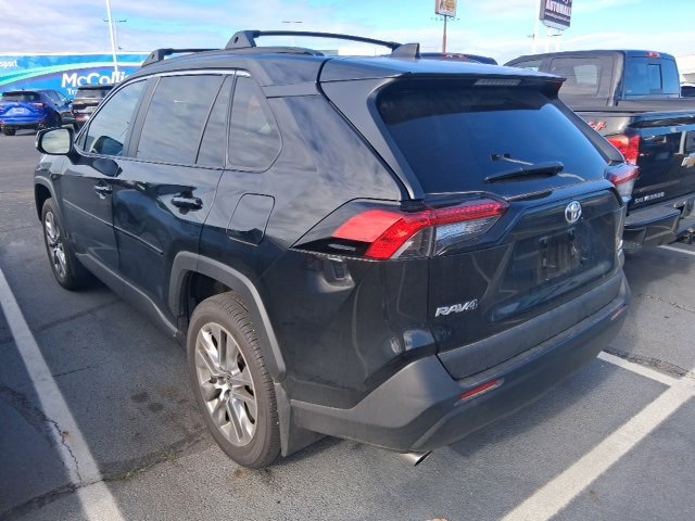 2022 Toyota RAV4 XLE Premium photo 2