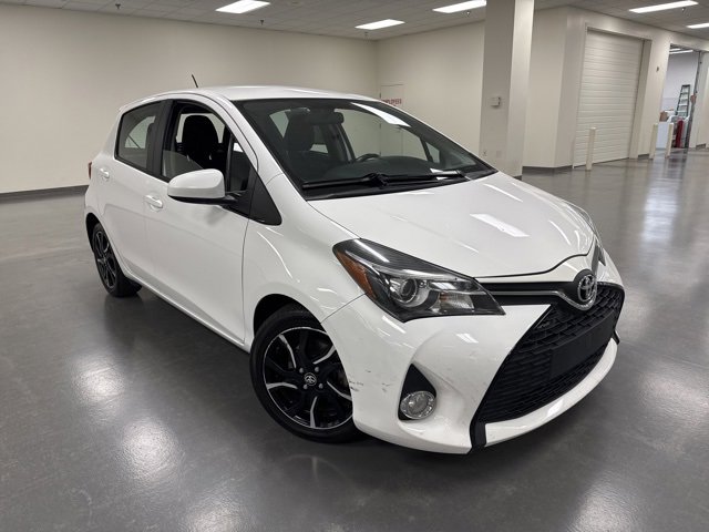 2015 Toyota Yaris SE's photo