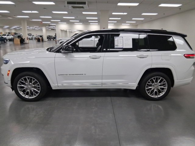 2023 Jeep Grand Cherokee Summit photo 4