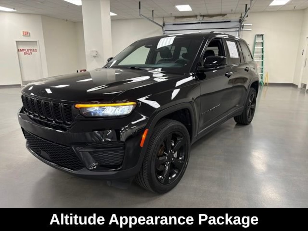 Used 2023 Jeep Grand Cherokee Altitude X SUV
