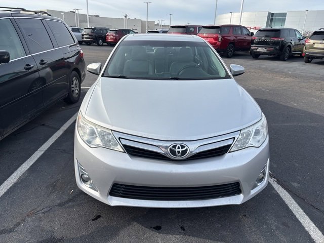 2014 Toyota Camry XLE photo 2