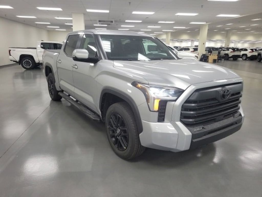 New 2026 Toyota Tundra SR5 SR5 CREWMAX 5.5