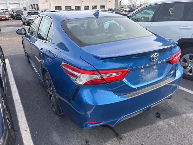 2020 Toyota Camry SE photo 4