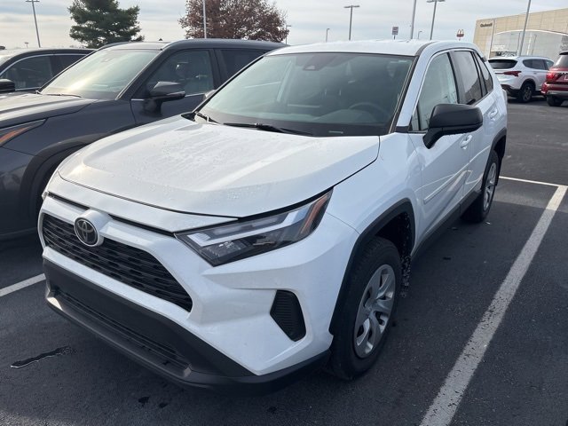 2023 Toyota RAV4 LE photo 3