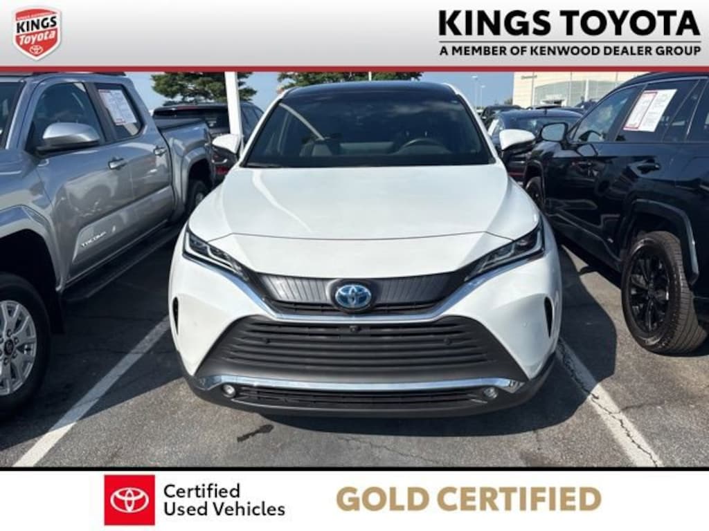 Used 2024 Toyota Venza LE SUV