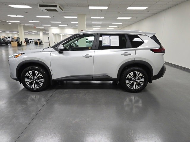 2023 Nissan Rogue SV photo 3