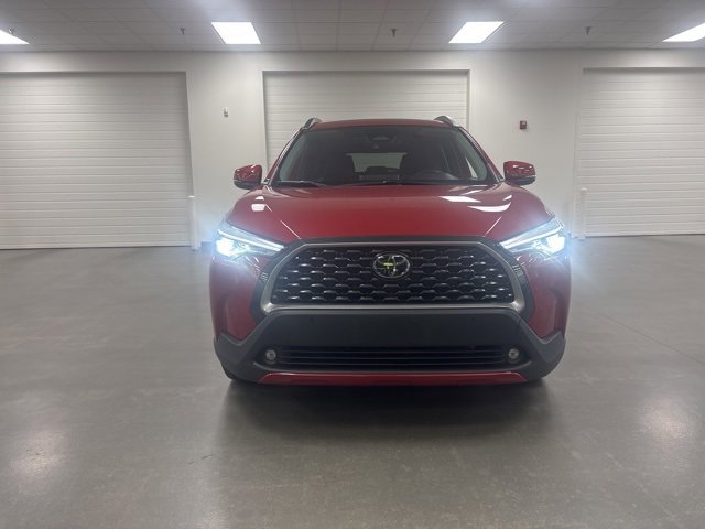 2023 Toyota Corolla Cross XLE photo 2