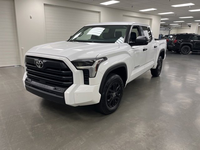 2024 Toyota Tundra SR5 CrewMax photo 3