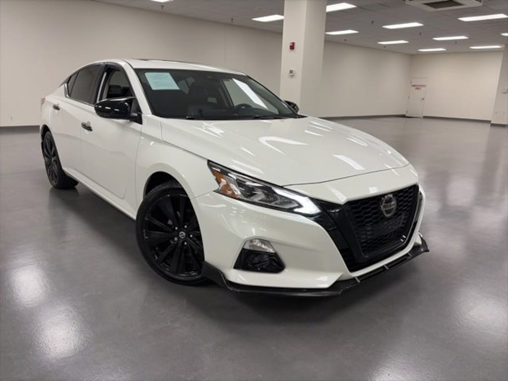 Used 2022 Nissan Altima 2.5 SR Sedan