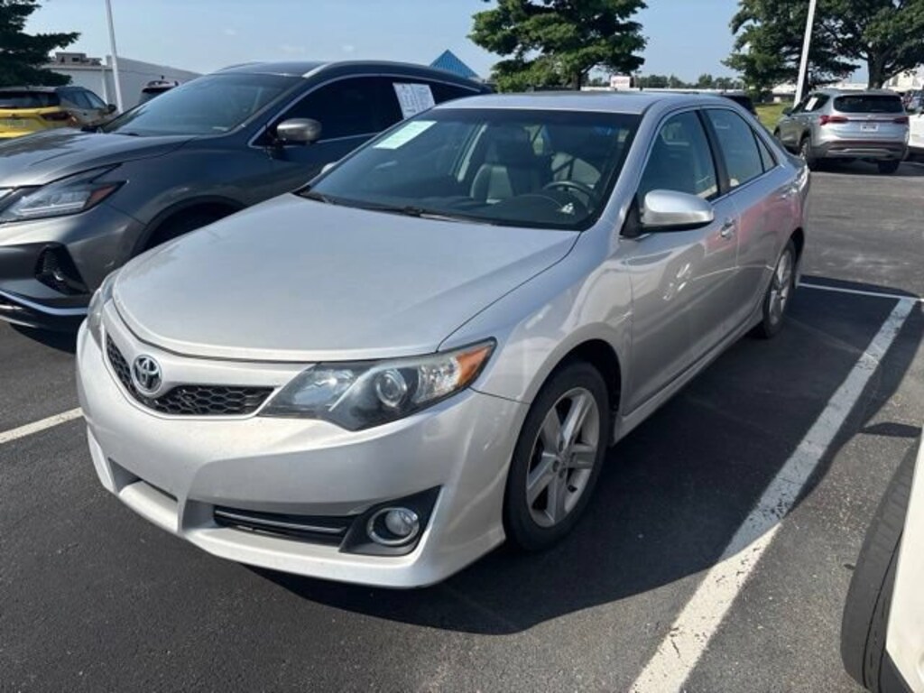 Used 2012 Toyota Camry SE Sedan