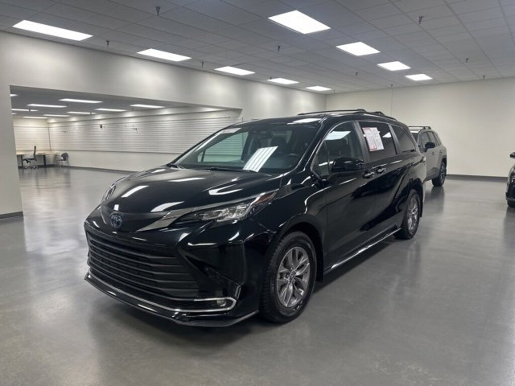 Certified 2023 Toyota Sienna XLE Van Passenger Van