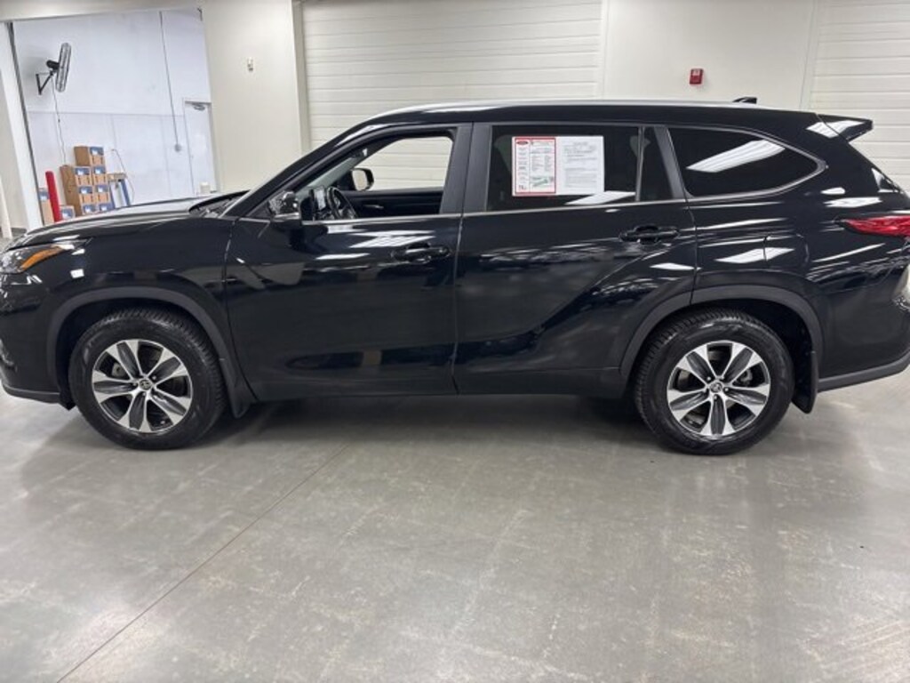 Used 2019 Toyota Highlander LE SUV