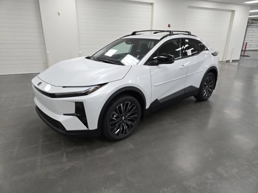 New 2026 Toyota C-HR XSE SUV
