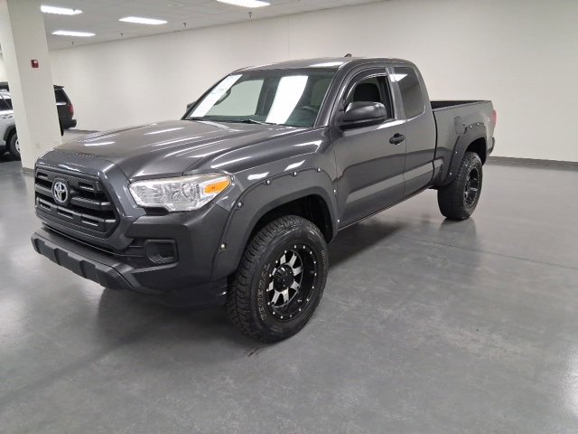 2016 Toyota Tacoma SR photo 3