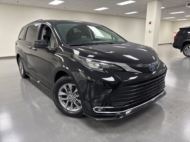 2024 Toyota Sienna Van Passenger Van 