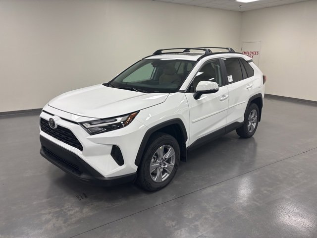 2025 Toyota RAV4 XLE photo 2