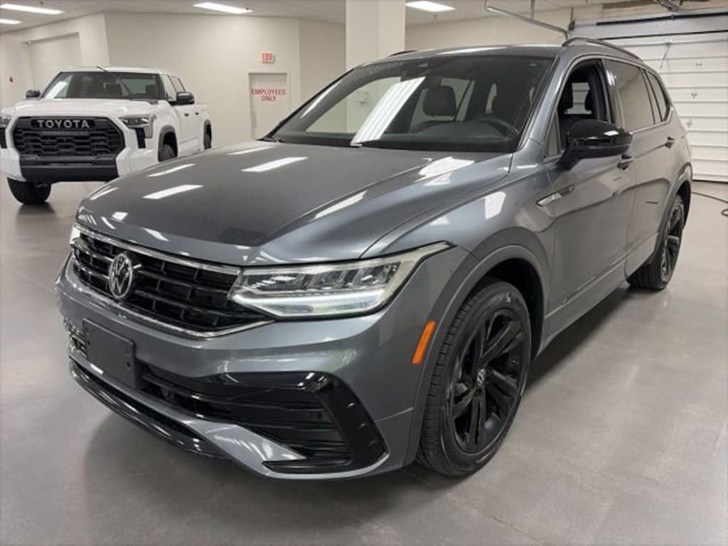 Used 2023 Volkswagen Tiguan SE R-Line Black SUV