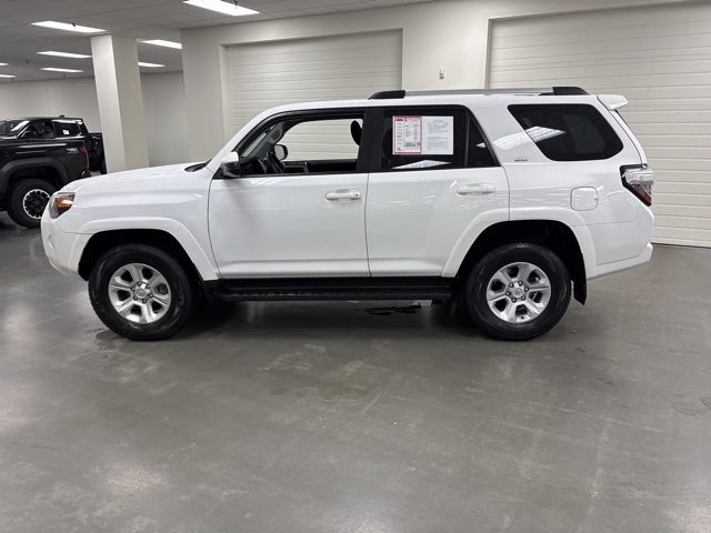 2024 Toyota 4Runner SR5 photo 4