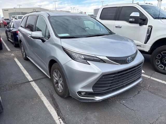 2025 Toyota Sienna Van Passenger Van 