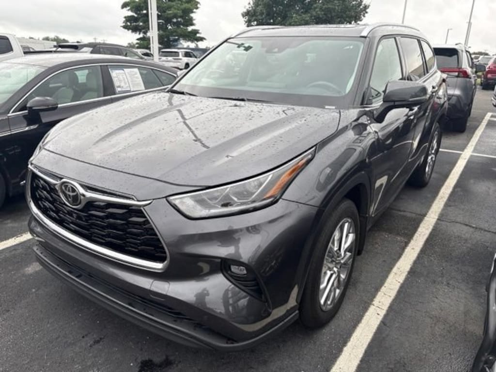 Used 2023 Toyota Highlander Limited SUV