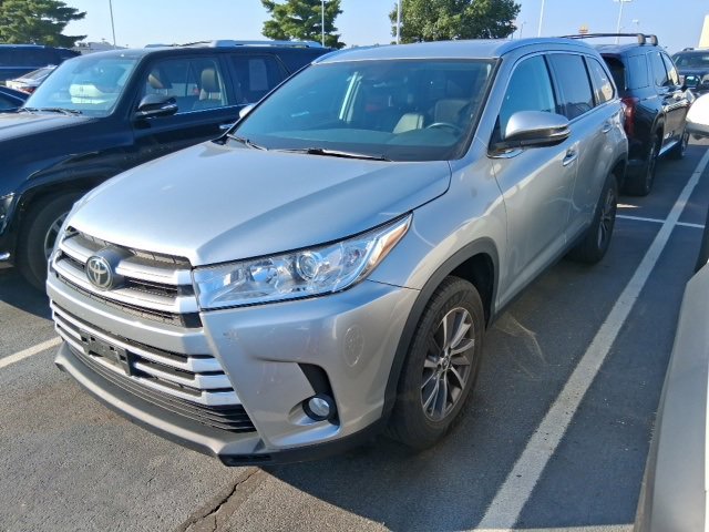 2019 Toyota Highlander XLE photo 2
