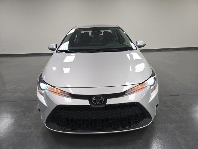 2022 Toyota Corolla LE photo 2