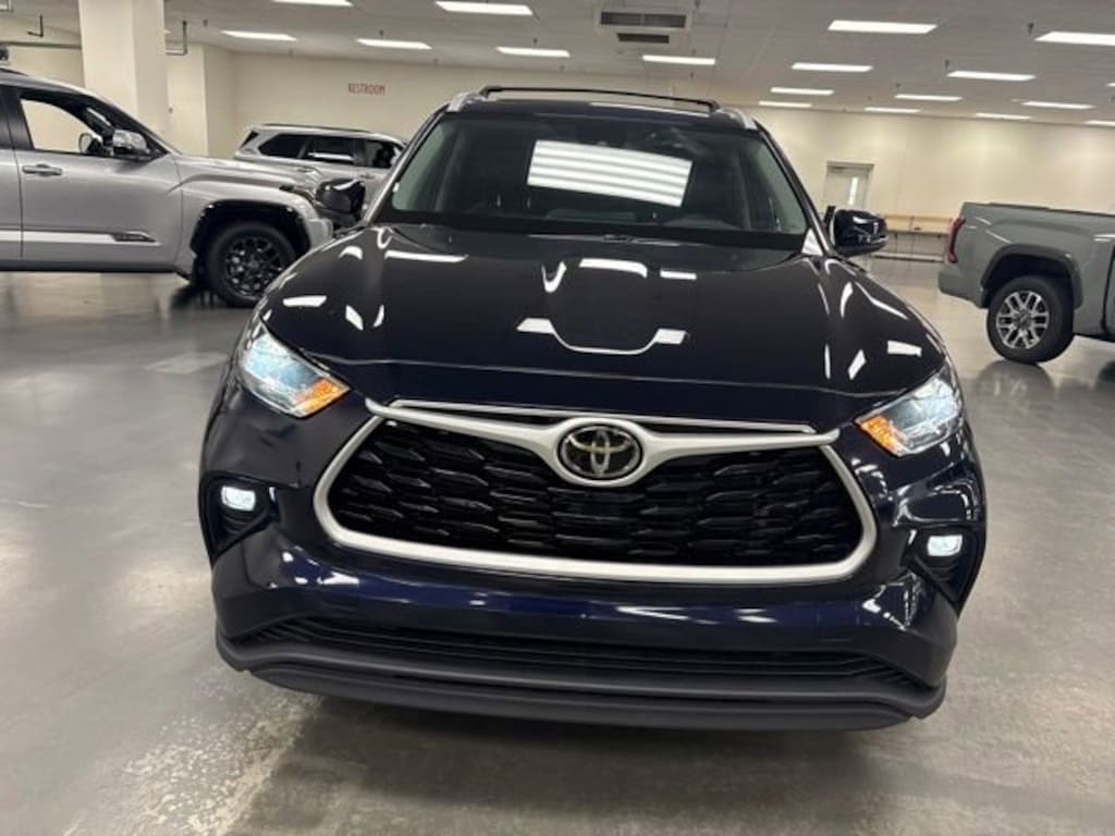 Used 2022 Toyota Highlander XLE SUV