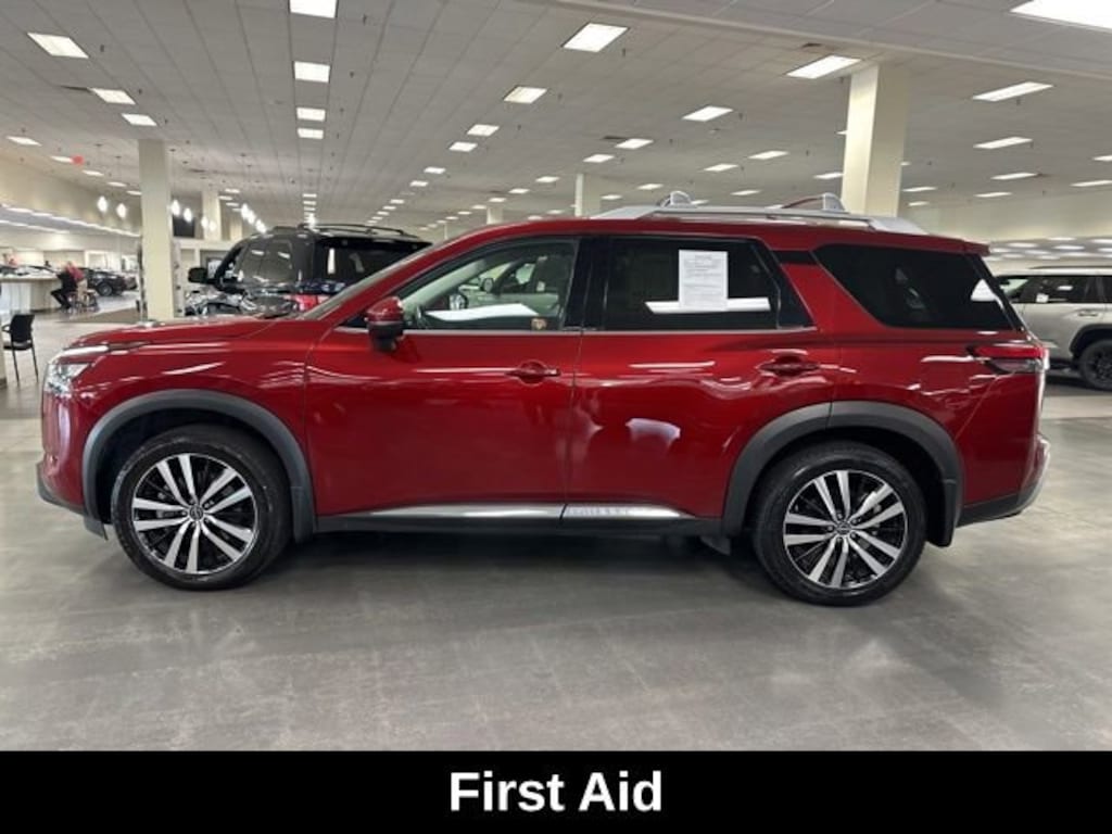 Used 2025 Nissan Pathfinder Platinum SUV