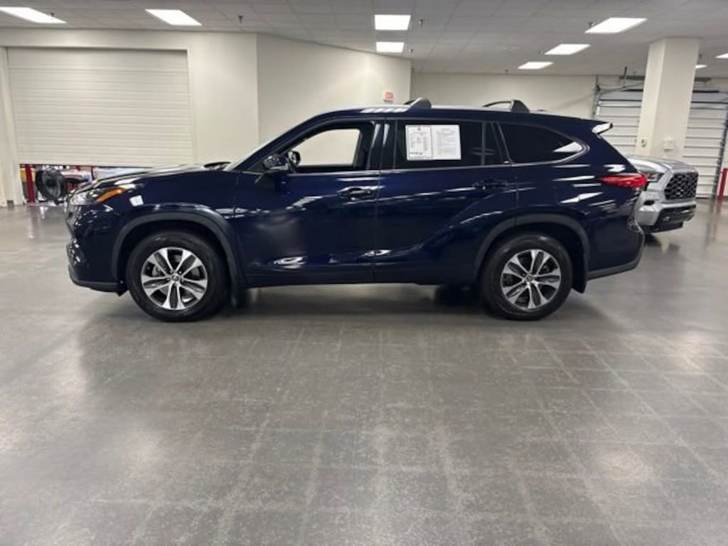 Used 2022 Toyota Highlander XLE SUV