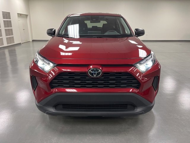 2023 Toyota RAV4 LE photo 2