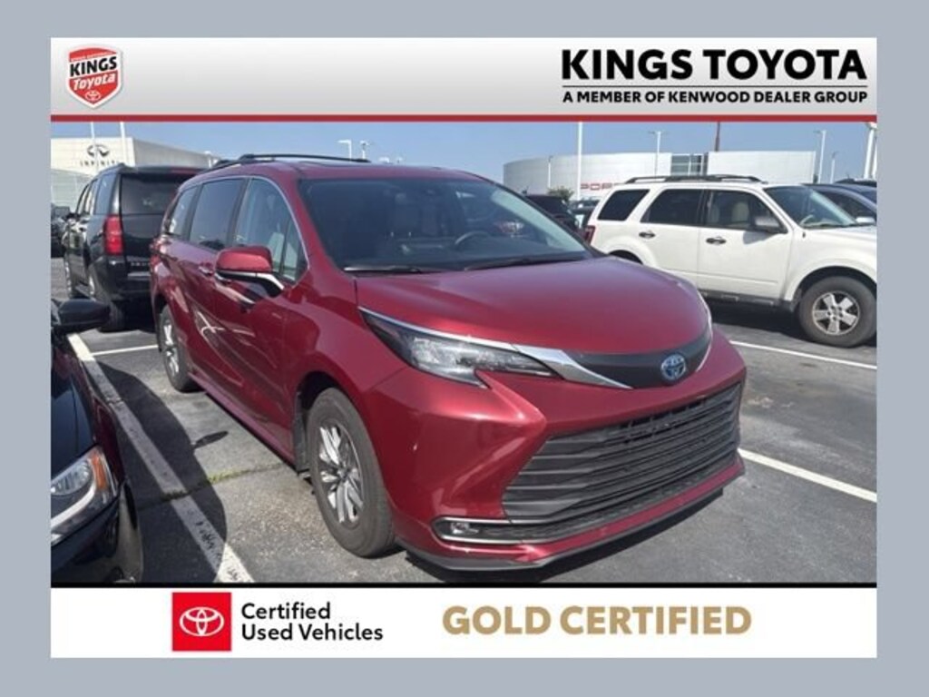 Used 2025 Toyota Sienna XLE Van Passenger Van
