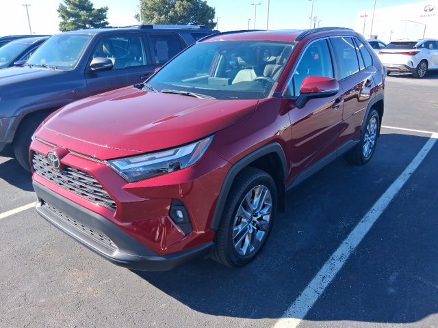 2022 Toyota RAV4 XLE Premium photo 3