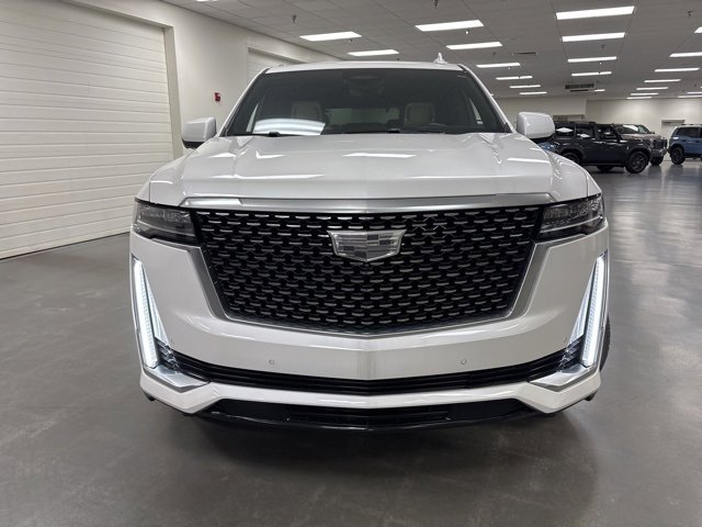 2023 Cadillac Escalade Premium Luxury photo 2