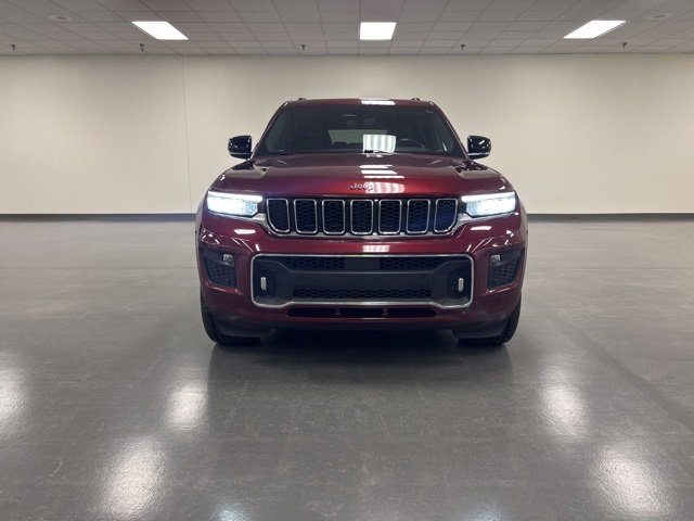 2021 Jeep Grand Cherokee Overland photo 2