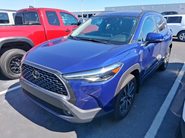 2022 Toyota Corolla Cross XLE photo 3