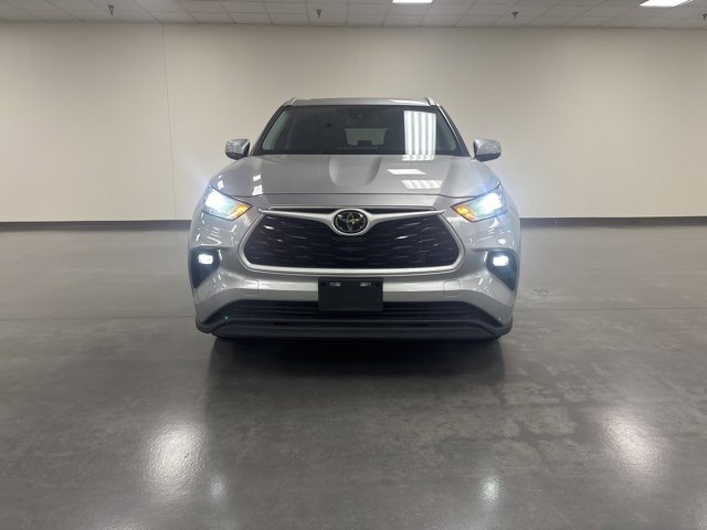 2024 Toyota Highlander XLE photo 2