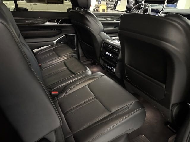 2022 Jeep Wagoneer Series II - Photo 12