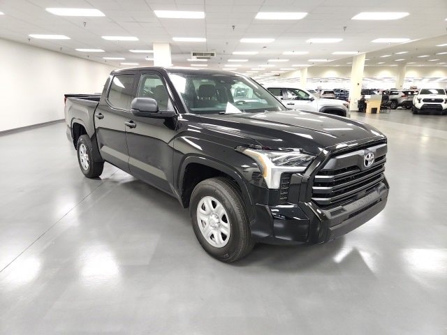 2026 Toyota Tundra SR CREWMAX 5.5 