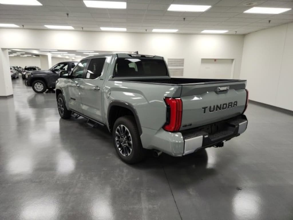 New 2026 Toyota Tundra Limited LIMITED CREWMAX 5.5