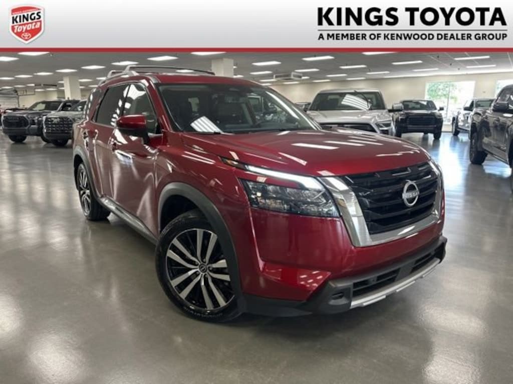 Used 2025 Nissan Pathfinder Platinum SUV