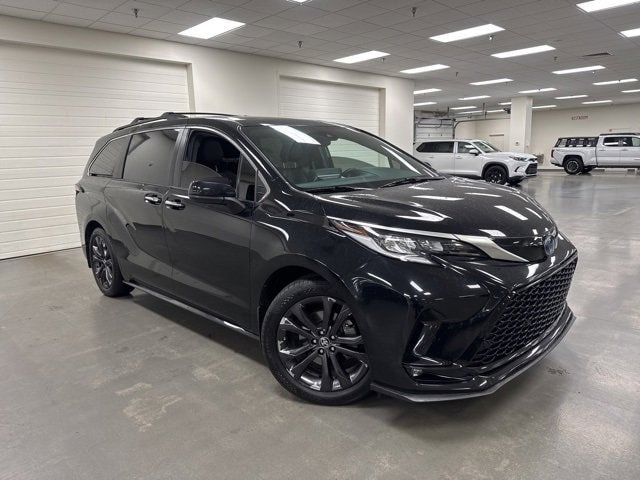 2022 Toyota Sienna Van Passenger Van 
