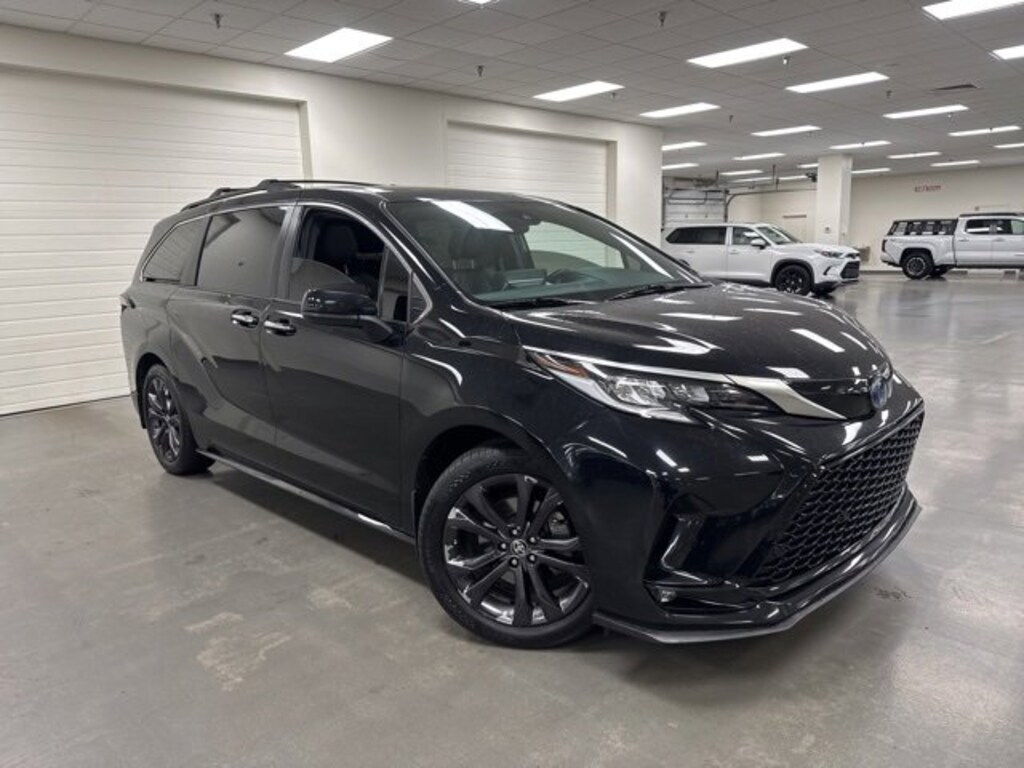 Certified 2022 Toyota Sienna XSE Van Passenger Van