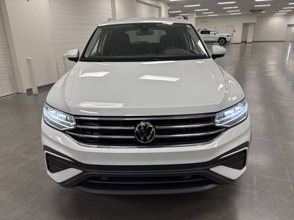 Used 2024 Volkswagen Tiguan SE SUV