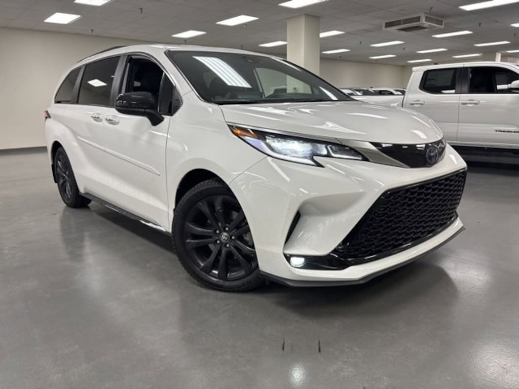 Certified 2022 Toyota Sienna XSE Van Passenger Van