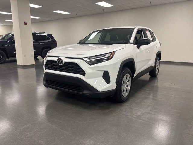 2024 Toyota RAV4 LE photo 3