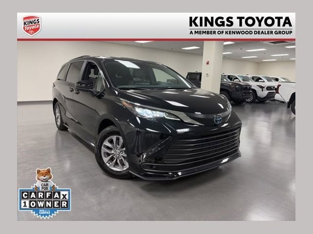 2025 Toyota Sienna Van Passenger Van 