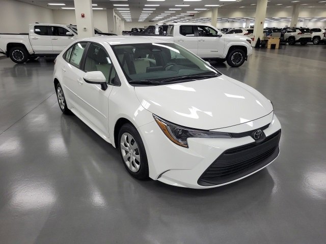 2026 Toyota Corolla LE's photo