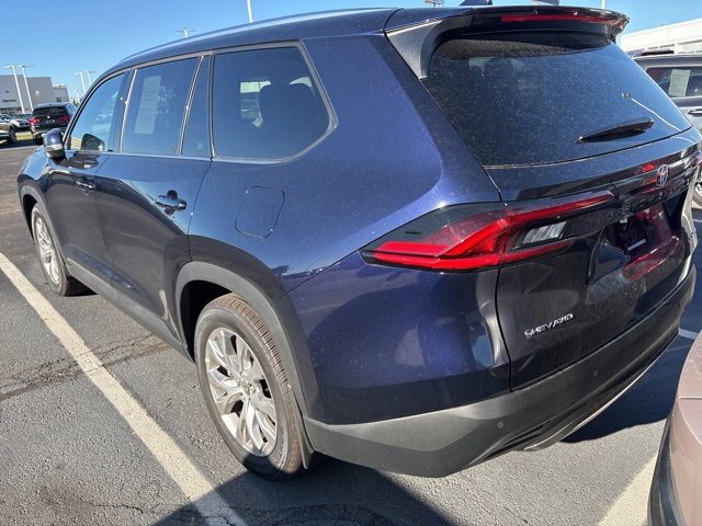 2025 Toyota Highlander Hybrid Limited photo 3