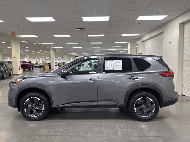 2024 Nissan Rogue SV photo 3