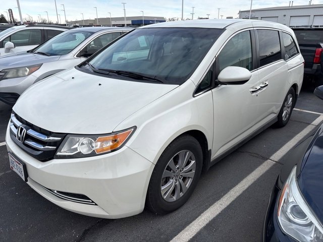 2016 Honda Odyssey EX photo 2